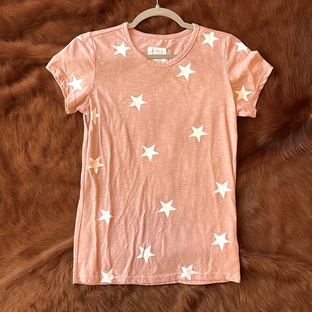 Light pink short sleeve tshirt with stars